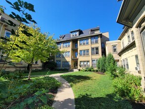 The Mansion in Milwaukee, WI - Building Photo - Building Photo