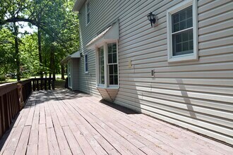 17051 Lemming Ln in St. Robert, MO - Building Photo - Building Photo