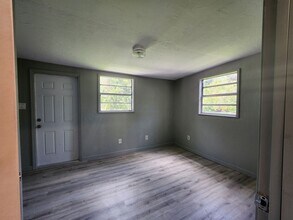 1064 Madison Ave in Daytona Beach, FL - Building Photo - Building Photo