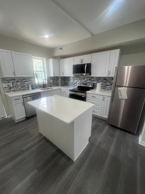 property at 503 N Glover St