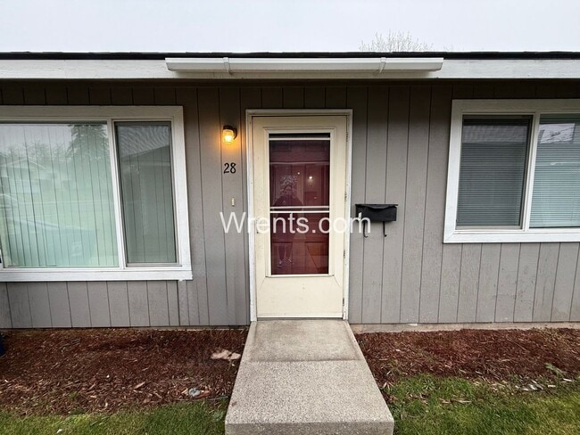 28-30 E Courtland Ave