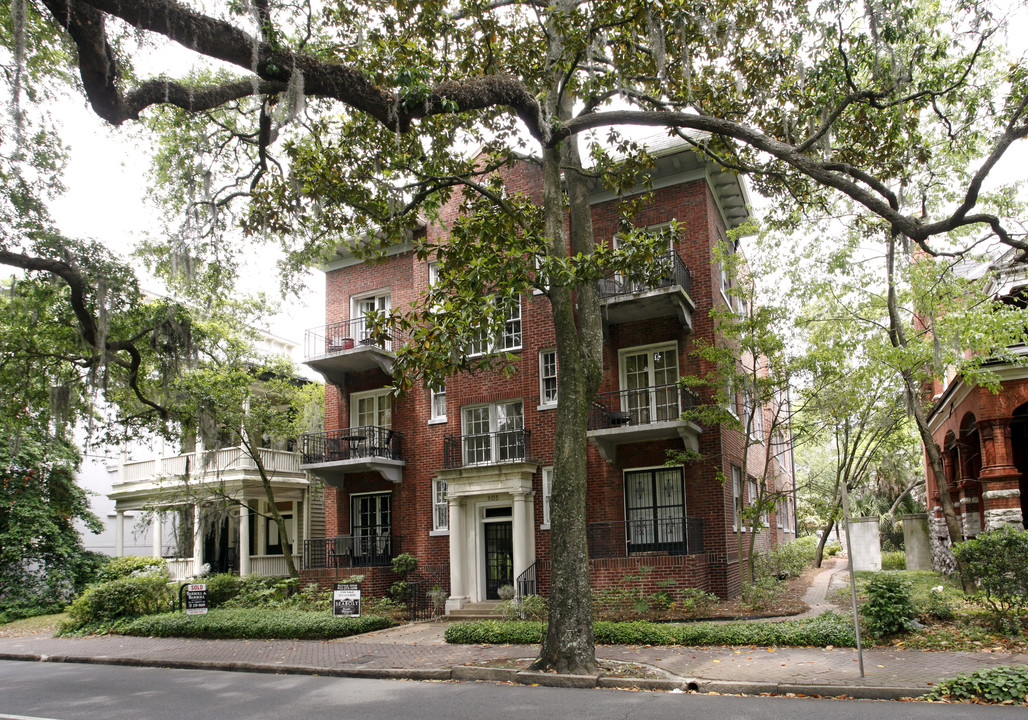 805 Whitaker St in Savannah, GA - Building Photo