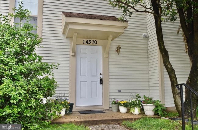 14370 Gringsby Ct in Centreville, VA - Foto de edificio - Building Photo