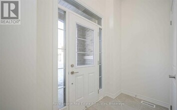 645 Boyd Ln in Milton, ON - Building Photo - Building Photo