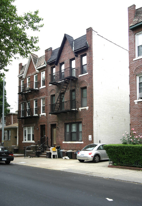 2050 Bay Ridge Ave in Brooklyn, NY - Building Photo