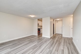 Grand Central Place Apartments in St Thomas, ON - Building Photo - Building Photo