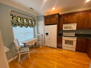 104 W Savannah Rdg Rd in Holly Springs, NC - Building Photo - Building Photo
