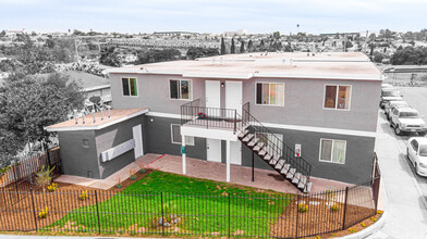 401-423 Aurora St in San Diego, CA - Building Photo - Building Photo