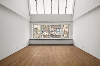 353 E 62nd St in New York, NY - Building Photo - Interior Photo