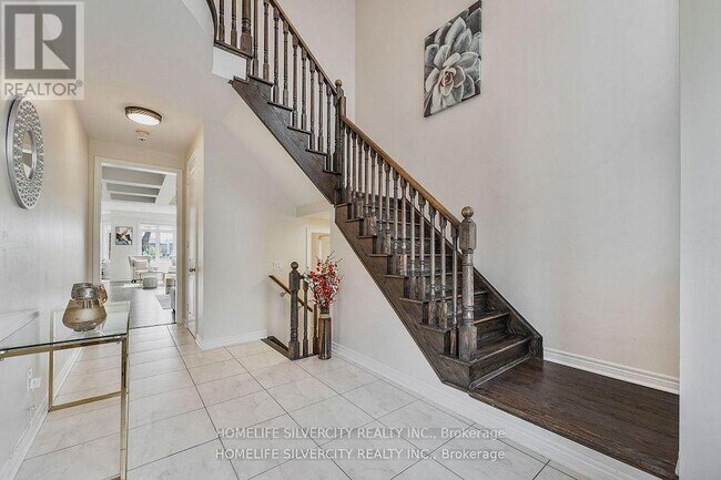 18 Tysonville Cir in Brampton, ON - Building Photo - Building Photo
