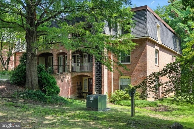 property at 8110 Colony Point Rd