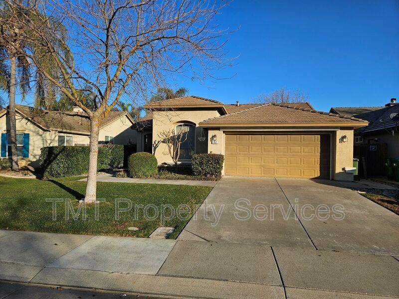 257 Oriole Ln in Lodi, CA - Building Photo