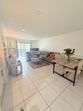 3714 Greenery Ct in Tampa, FL - Building Photo - Building Photo