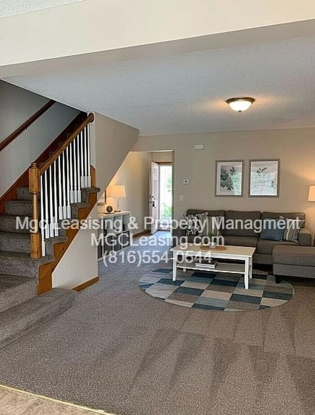 1641 SW Highland Dr in Lee's Summit, MO - Building Photo - Building Photo