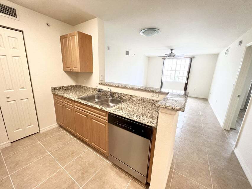 6761 Heritage Grande, Unit 303 in Boynton Beach, FL - Building Photo