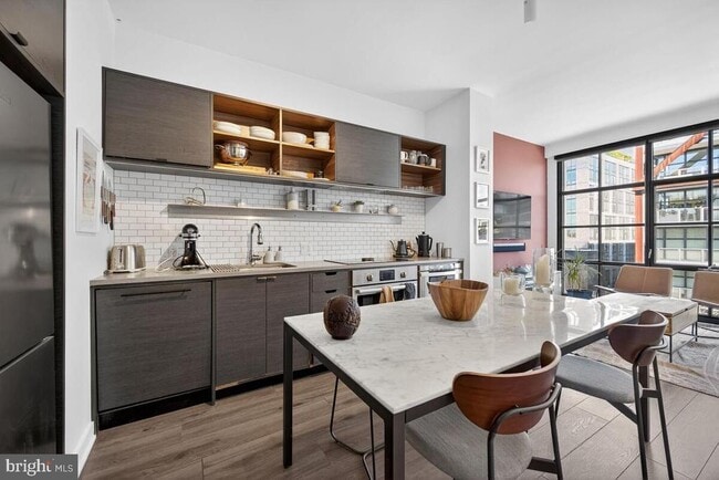 2030 8th St NW in Washington, DC - Foto de edificio - Building Photo