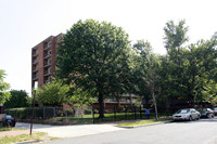 Capitol Hill Towers Adult Community in Washington, DC - Foto de edificio - Building Photo