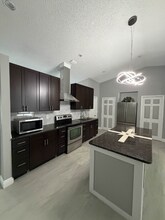 1743 Laramie Cir in Melbourne, FL - Foto de edificio - Building Photo