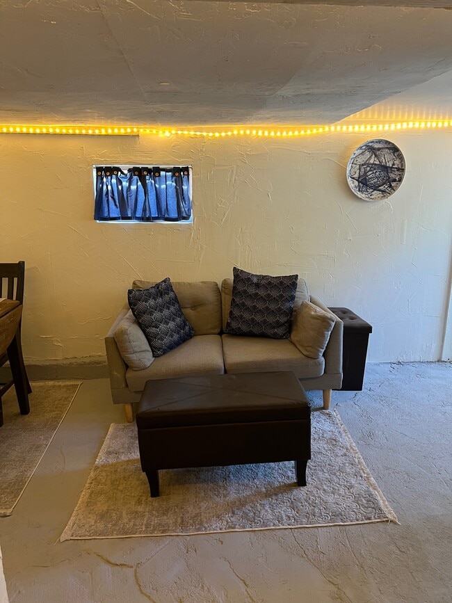 801 Delta St, Unit Basement Apartment