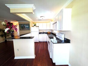 69 Royal Oak Ct in Vero Beach, FL - Foto de edificio - Building Photo