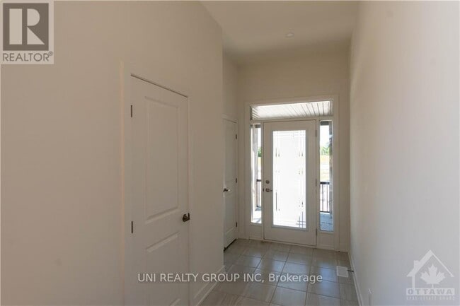 65 Robusta Ln in Ottawa, ON - Building Photo - Building Photo