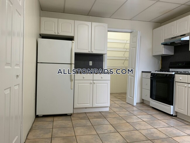 437 Cambridge St in Boston, MA - Building Photo - Building Photo