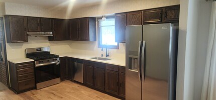 5736 Pembroke Dr in Fitchburg, WI - Foto de edificio - Building Photo