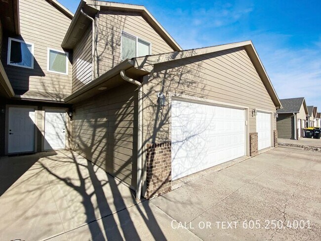 3600 W 93rd St, Unit 3600-3 in Sioux Falls, SD - Foto de edificio - Building Photo