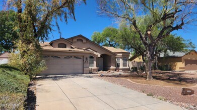 6126 W Paradise Ln in Glendale, AZ - Building Photo - Building Photo