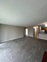 5750 Abbey Dr in Lisle, IL - Building Photo - Building Photo