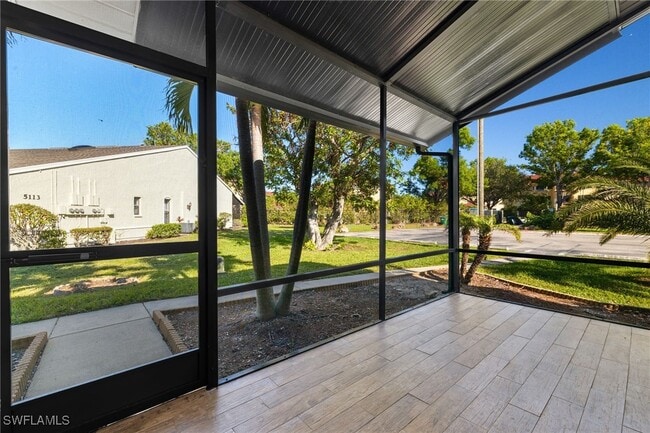 property at 1518 SW Courtyards Ln