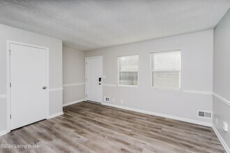 1419 Knight Rd in Louisville, KY - Building Photo - Building Photo