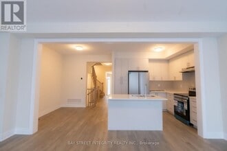 2184 Postmaster Dr in Oakville, ON - Building Photo - Building Photo