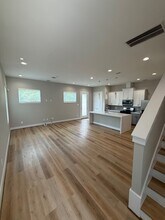 8111 Esther Acres Ln in Houston, TX - Building Photo - Building Photo