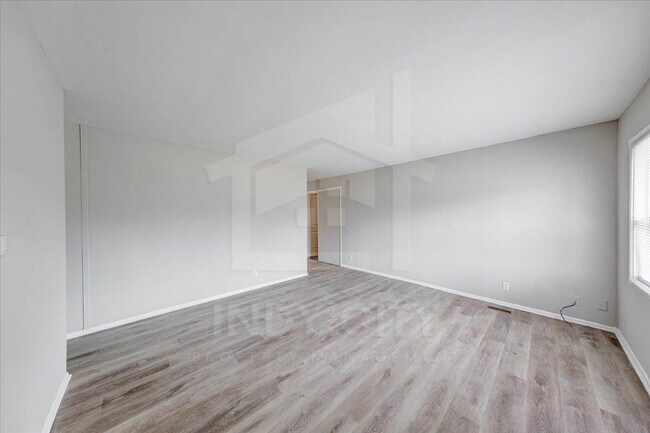 4034 Aspen Way in Indianapolis, IN - Building Photo - Building Photo