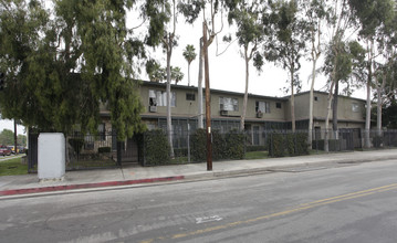 The Betty Paul in Sun Valley, CA - Building Photo - Building Photo