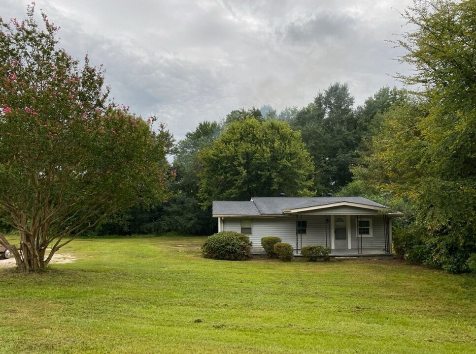 1490 NC-39 in Louisburg, NC - Building Photo