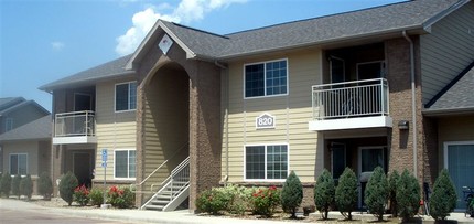 South Cliff Falls Apartments in Harrisburg, SD - Building Photo - Building Photo