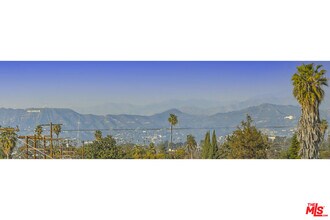 1952 W 48th St-Unit -1 in Los Angeles, CA - Building Photo - Building Photo