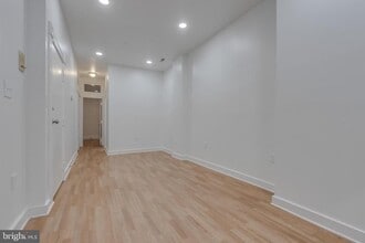 1113 N Calvert St in Baltimore, MD - Building Photo - Building Photo