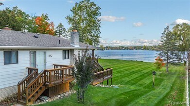 9510 Beechcrest St in White Lake, MI - Building Photo - Building Photo