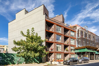 735 Bergen St in Brooklyn, NY - Building Photo - Building Photo