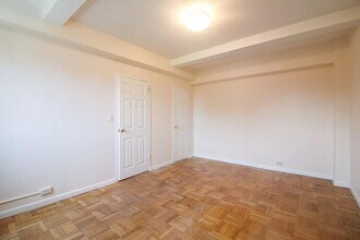 5 Metropolitan Oval in Bronx, NY - Building Photo - Building Photo