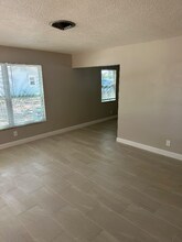 7309 44th Ave N in St. Petersburg, FL - Building Photo - Building Photo