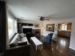 17 Rock Ridge Rd in Waterford, CT - Building Photo - Building Photo