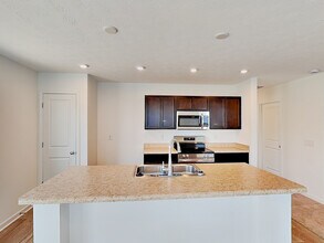 2056 White Oak Ln in Shelbyville, IN - Building Photo - Building Photo