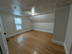 258 Essex St in Bangor, ME - Building Photo - Building Photo