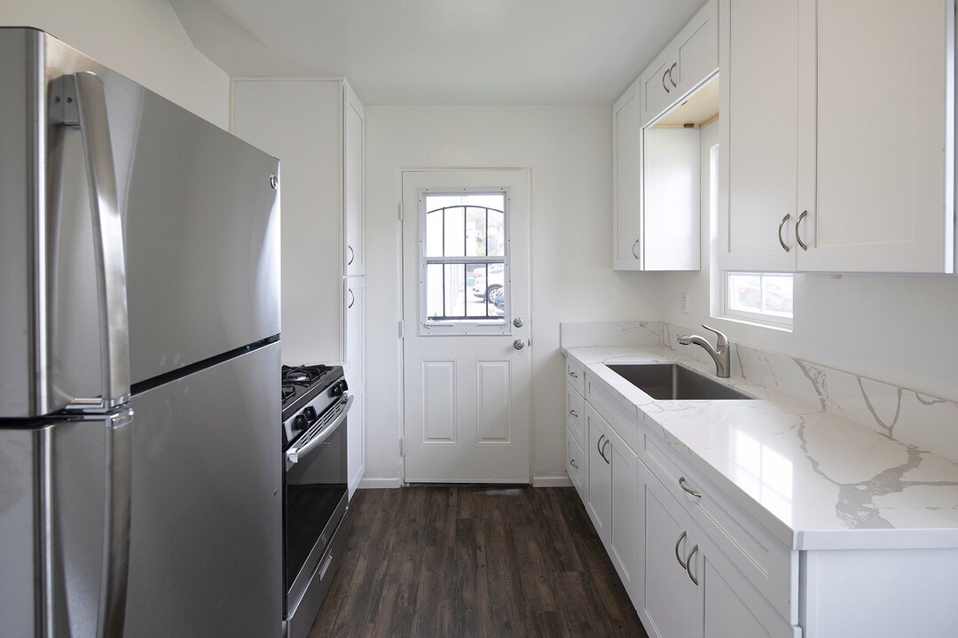 1338 Grand Ave in San Diego, CA - Building Photo