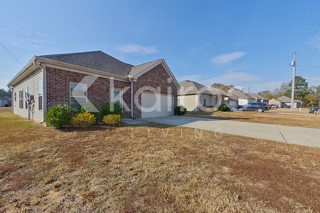 15 HAWK LN in Lincoln, AL - Foto de edificio - Building Photo