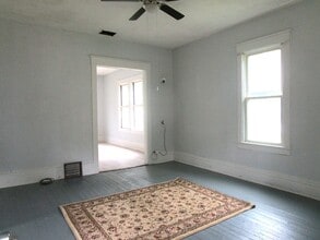1613 W Kettelle St in Peoria, IL - Building Photo - Building Photo